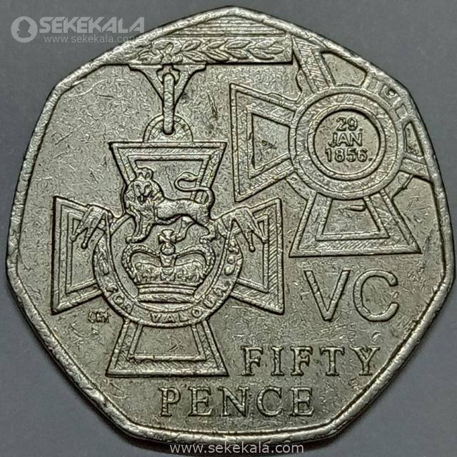 Coin collection store sekekala.com040114 (178) 4. که 50 پنس صلیب ویکتوریا این سکه به افتخار مدال صلیب ویکتوریا (Victoria Cross)، بالاترین نشان شجاعت نظامی بریتانیا، ضرب شده است. این مدال در سال 1856 برای تقدیر از دلاوری و فداکاری سربازانی که در میدان جنگ شجاعت فوقالعادهای نشان دادهاند، معرفی شد. انتشار این سکه یادبودی از افرادی است که برای کشور خود جانفشانی کردهاند.