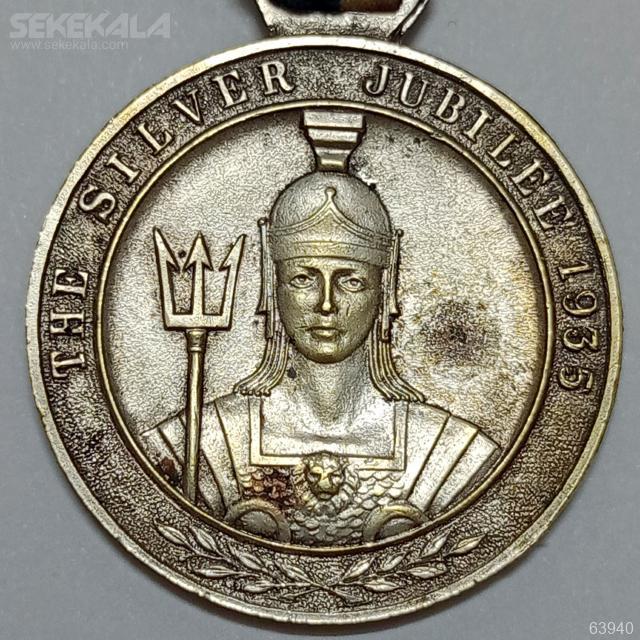 MEDAL collection sekekala.com 030331 (29) مدال یادبود تاجگذاری جرج پنجم و ملکه مری بریتانیا 1935 (جشن نقره ای)(با روبان فابریک)