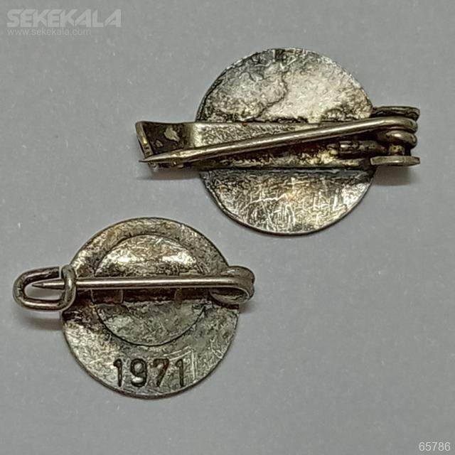 medal vintage badge sekekala.com 030501 (130) 2 نشان نقره قدیمی (بج) خارجی 1971