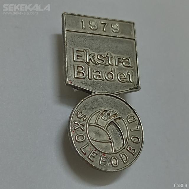 medal vintage badge sekekala.com 030501 (153) نشان نقره (بج) فوتبال خارجی 1967