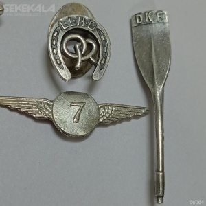 4 عدد نشان سینه نقره (بج) خارجی قدیمی