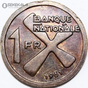 مشخصات کالا کشور کاتانگا سال ضرب 1961 نوع سکه سکه رایج وزن (گرم) 4.8 قطر (میلیمتر) 22 ترکیب برنز توضیح : سکه های رایج کاتانگا شامل تنها ۲ سکه ی ۱ فرانک و ۵ فرانک ۱۹۶۱ می باشد و به دلیل نایاب بودن طرفداران بسیاری در میان مجموعه داران دنیا دارد درباره صلیب کاتانگا >