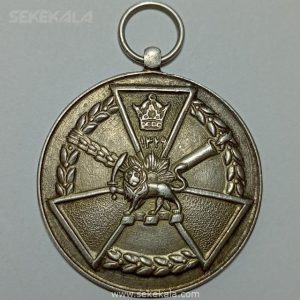 مدال نقره آویز شهربانی درجه دو ۱۳۲۹ محمد رضا شاه پهلوی (AU) (نایاب و خاص)